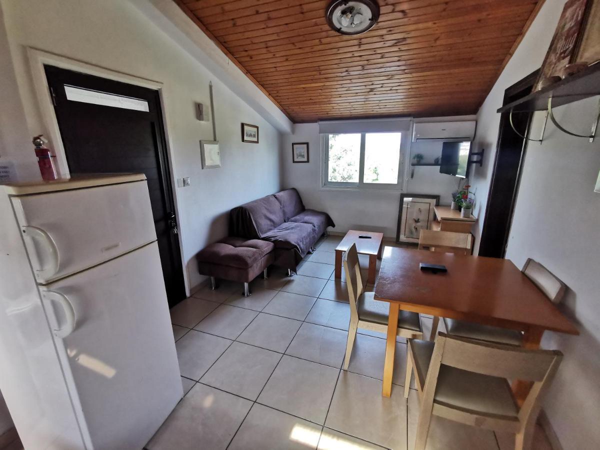 Strovolos Rooms Studios Nicosia Exterior photo
