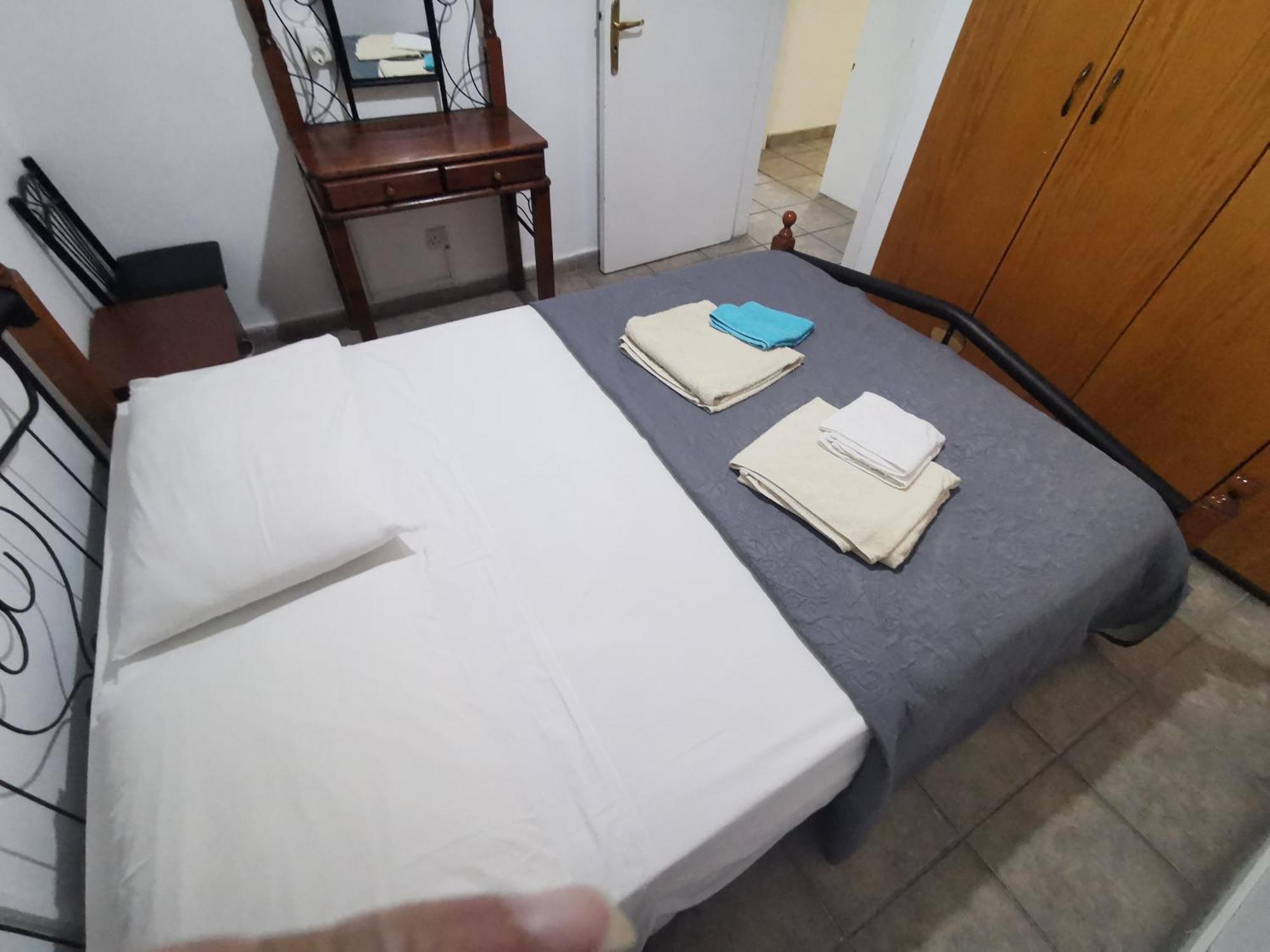 Strovolos Rooms Studios Nicosia Room photo