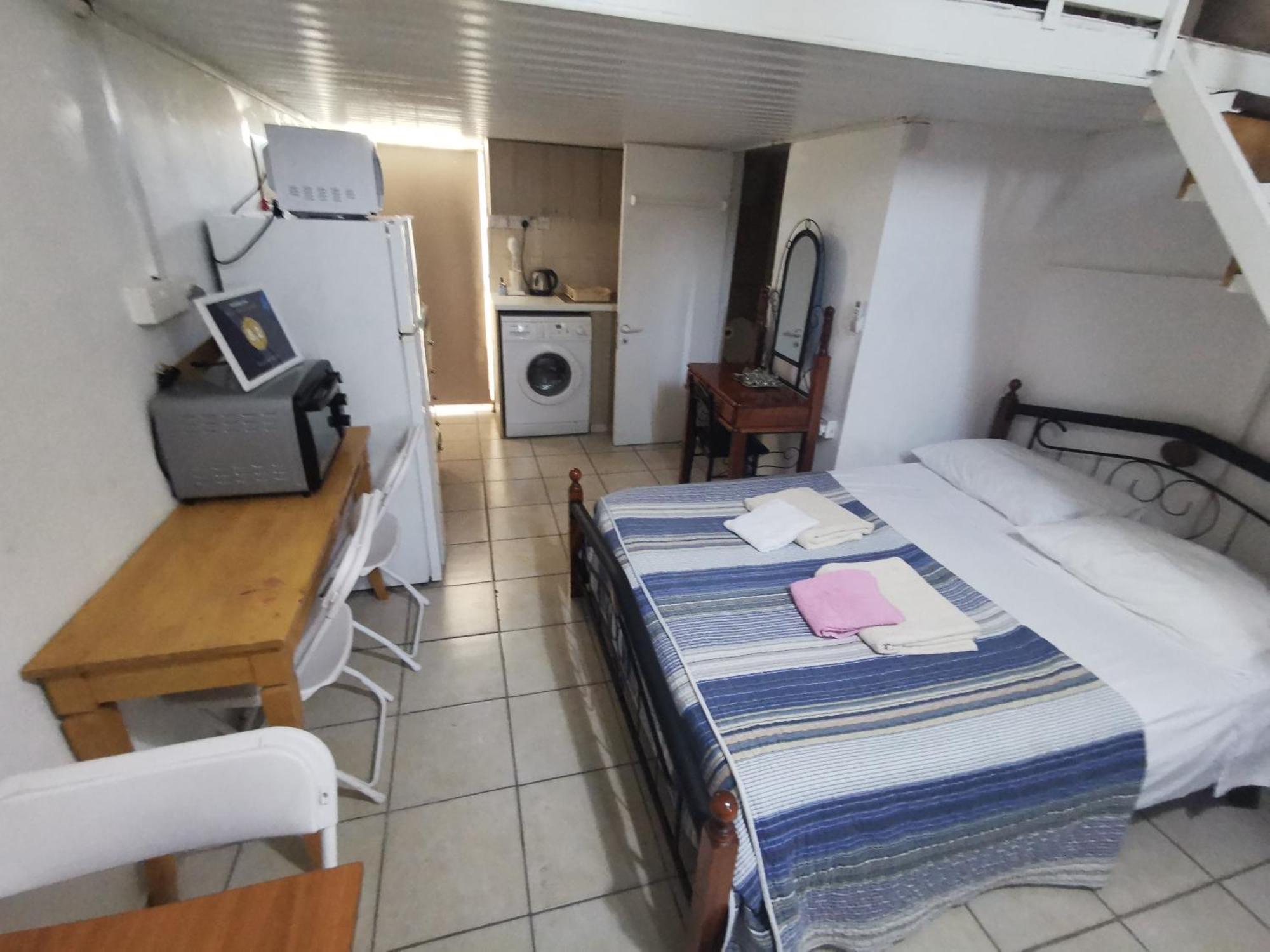 Strovolos Rooms Studios Nicosia Room photo